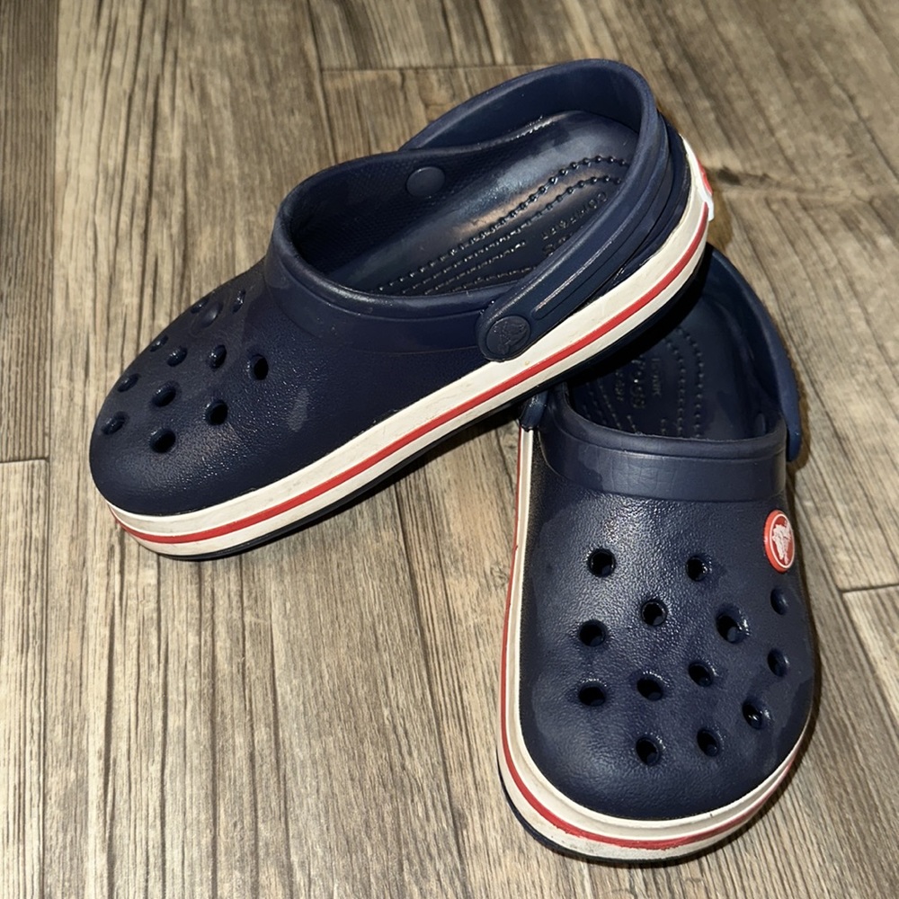 CROCS
